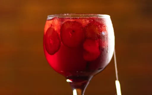 Gin Tônica com Chá de Frutas Vermelhas