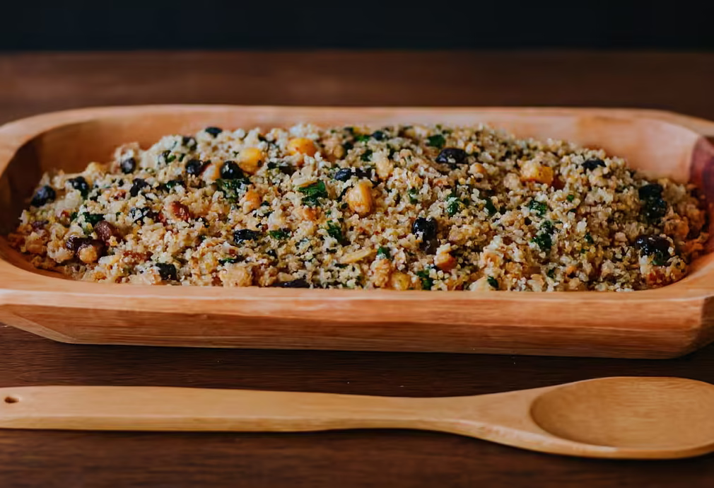 Farofa de castanhas com abacaxi