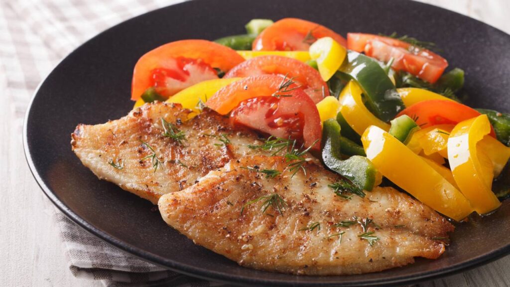 Tilápia Grelhada com Limão e Ervas Frescas