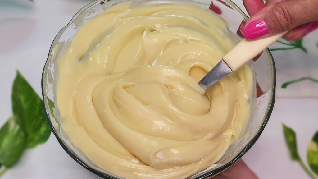 Recheio Cremoso de Leite Ninho para Bolos e Sobremesas