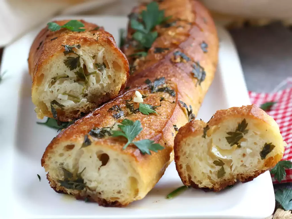 Pão de Alho Crocante com Salsa