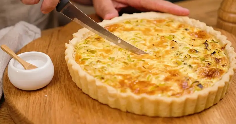 Sem complicação: essa quiche de alho poró fica cremosa e perfeita