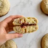Cookie de manjericão com queijo brie e tomate seco surpreende pelo sabor inusitado
