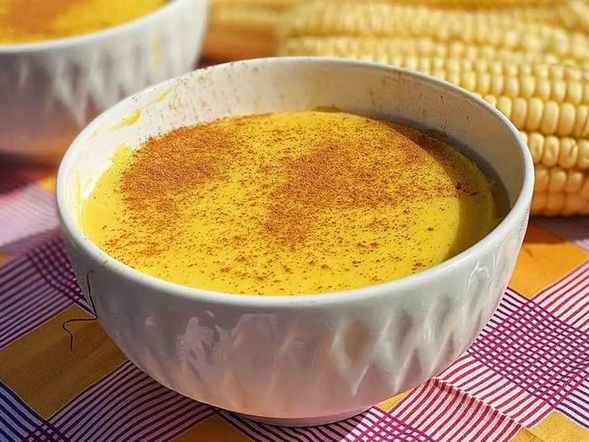 Curau servido com canela