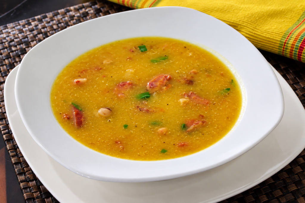 Caldo Cremoso de Mandioquinha com Linguiça